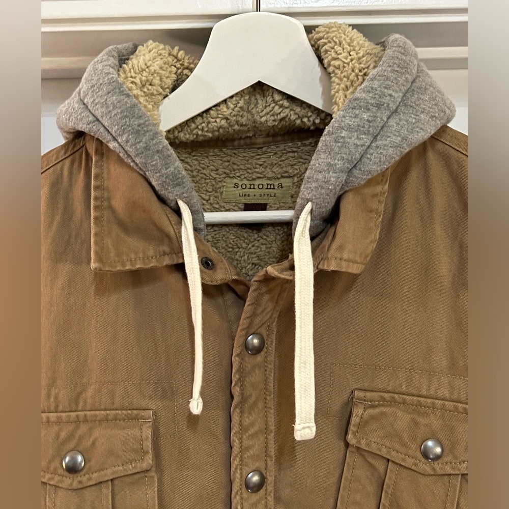 Sonoma Active Jacket sherpa lined hooded, Size XL. Wore once. Great conditions.